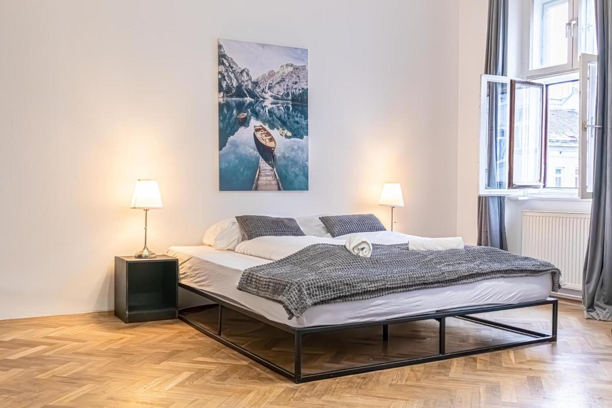 Spacious 2Br Apt -Near Wiener Stadthalle Burggassewiener Well Located エクステリア 写真