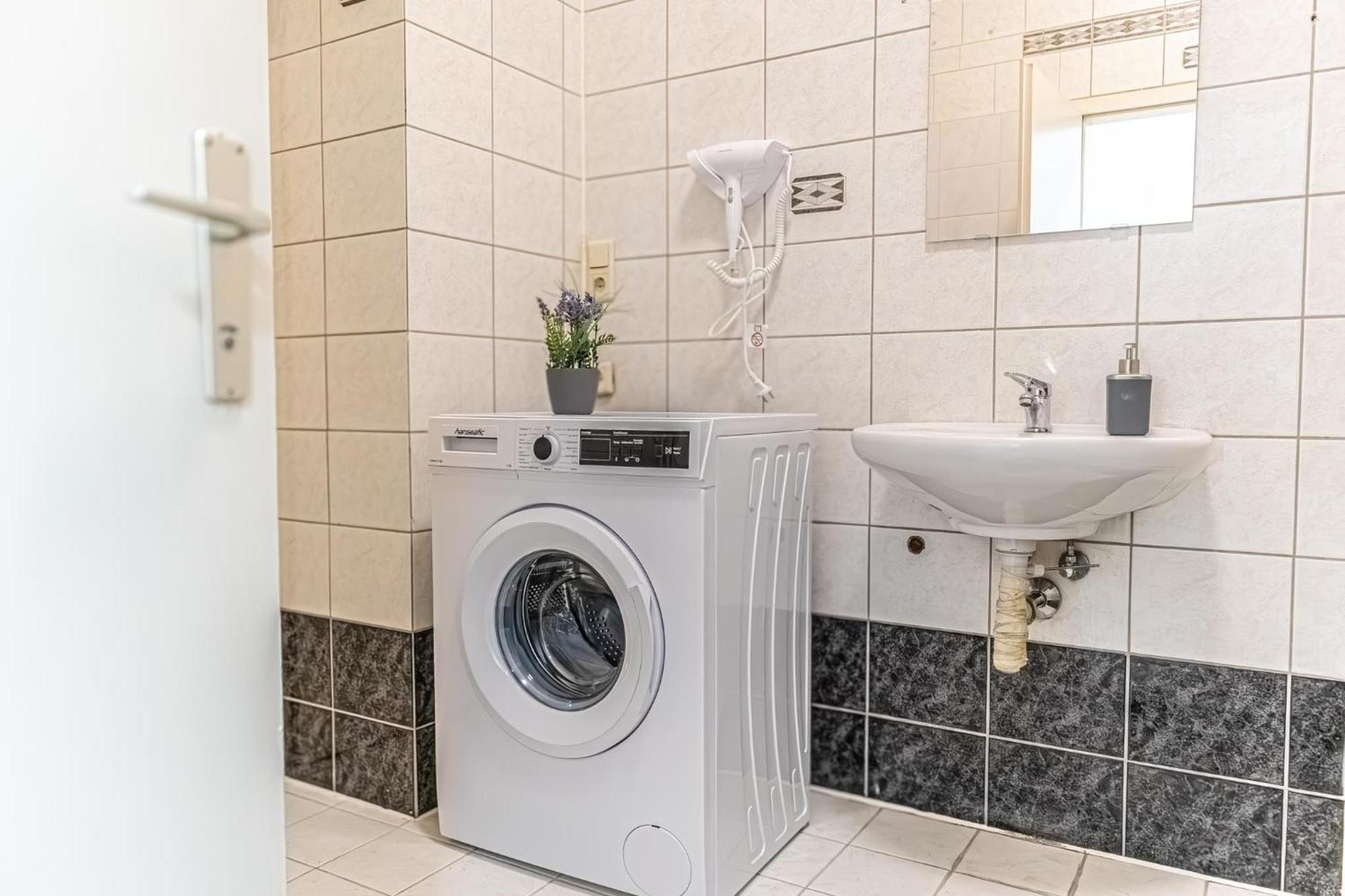 Spacious 2Br Apt -Near Wiener Stadthalle Burggassewiener Well Located エクステリア 写真