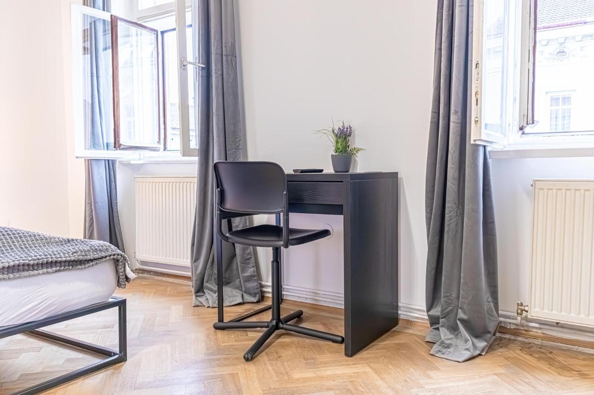 Spacious 2Br Apt -Near Wiener Stadthalle Burggassewiener Well Located エクステリア 写真