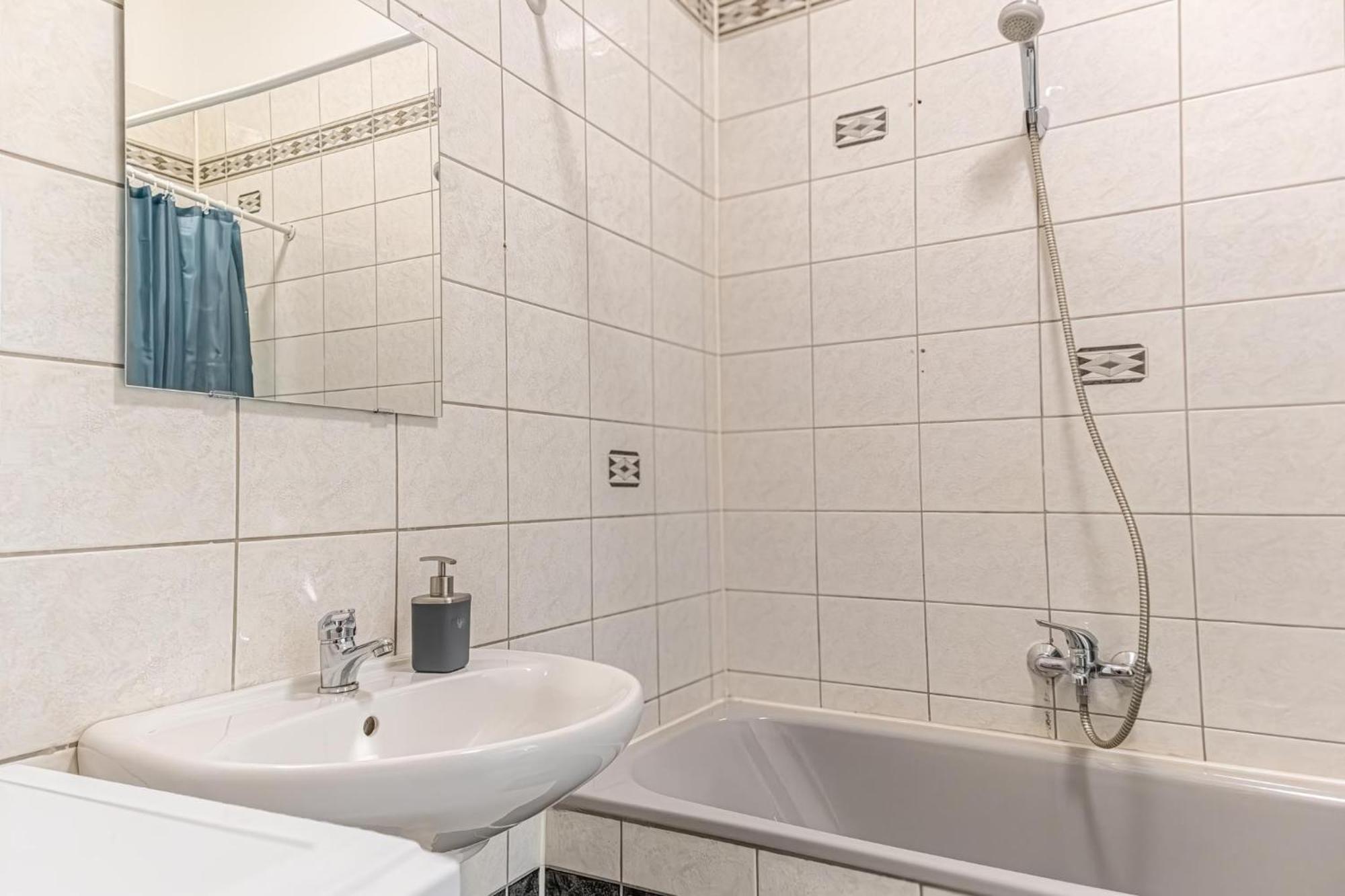 Spacious 2Br Apt -Near Wiener Stadthalle Burggassewiener Well Located エクステリア 写真