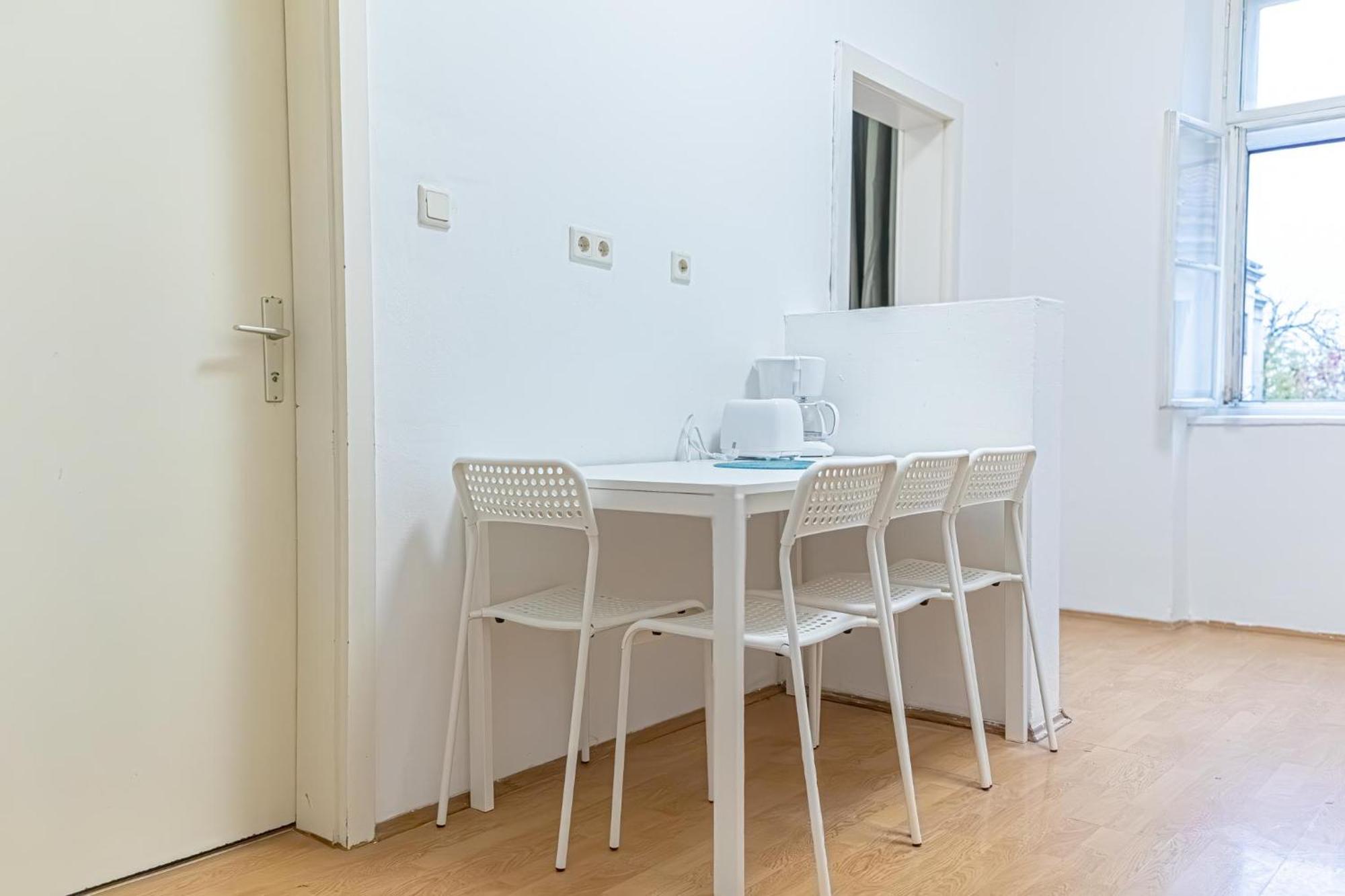 Spacious 2Br Apt -Near Wiener Stadthalle Burggassewiener Well Located エクステリア 写真